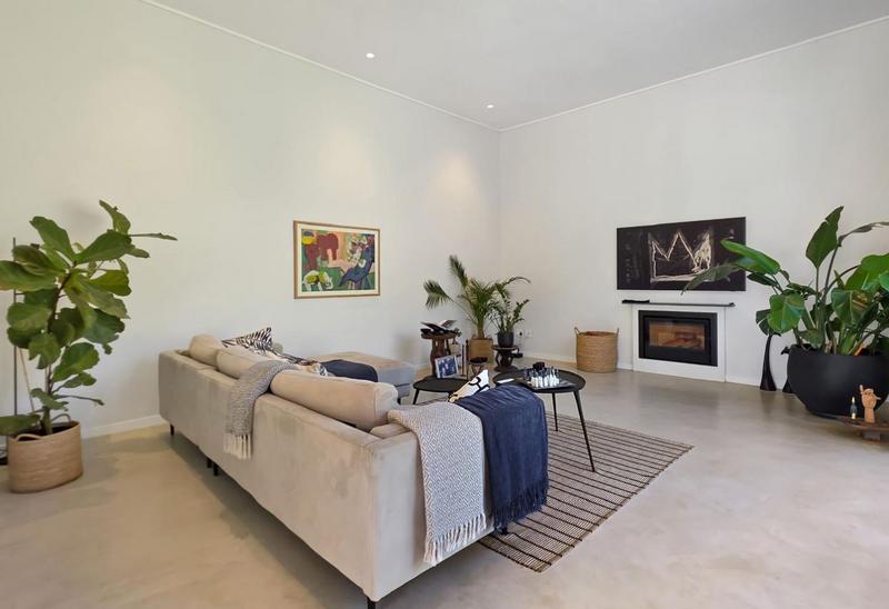 4 Bedroom Property for Sale in Zwaanswyk Western Cape